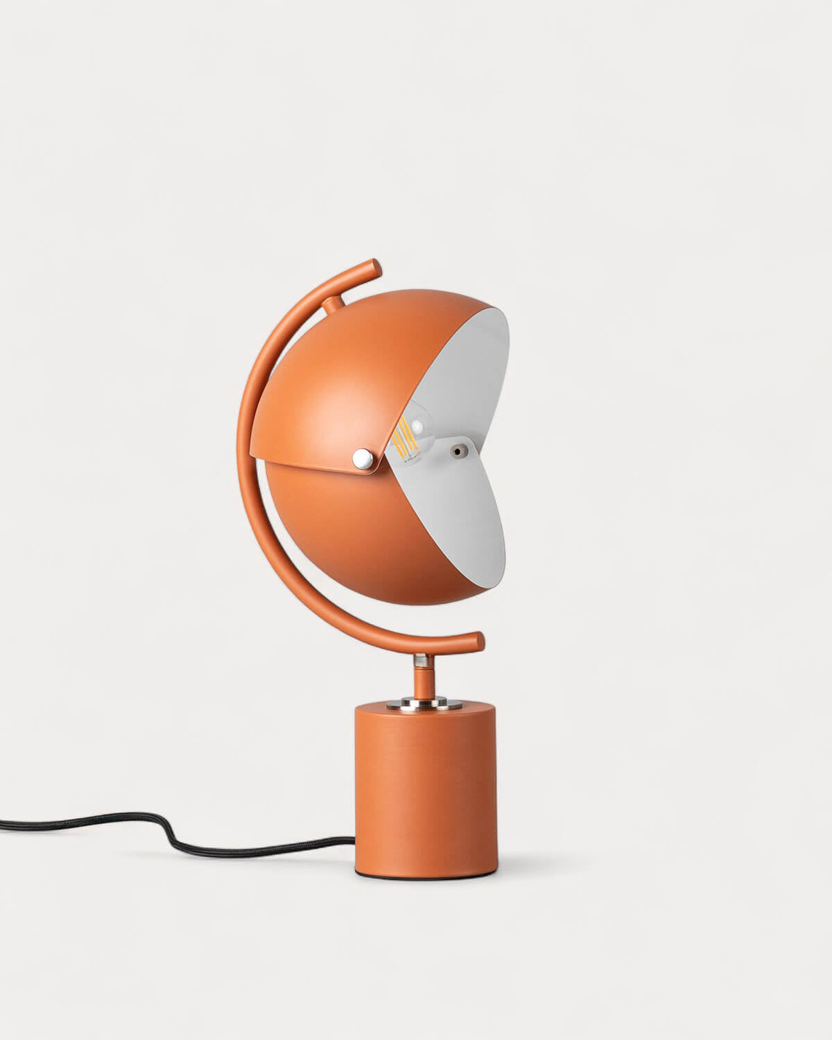 Amun metal table lamp