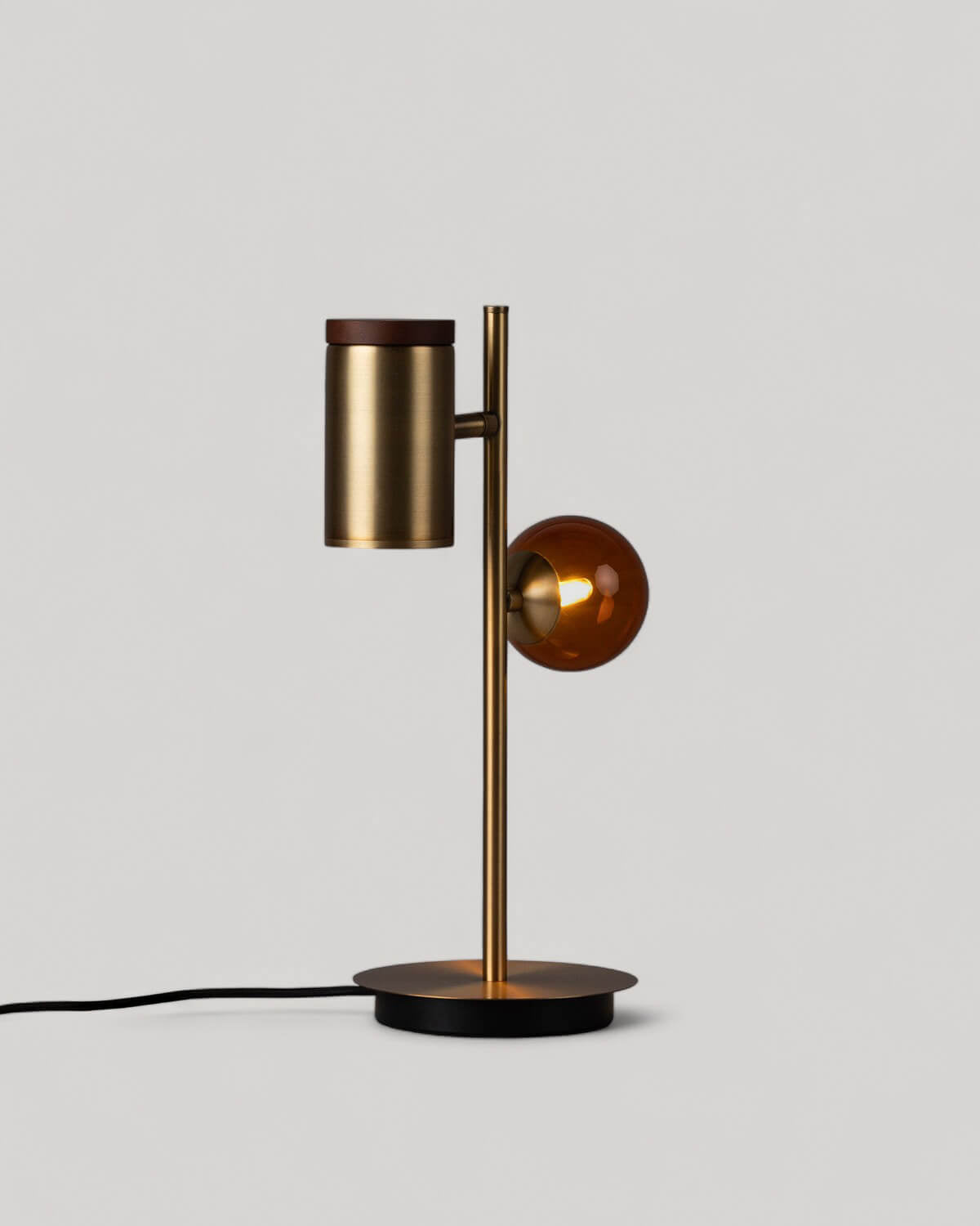 Caira metal table lamp