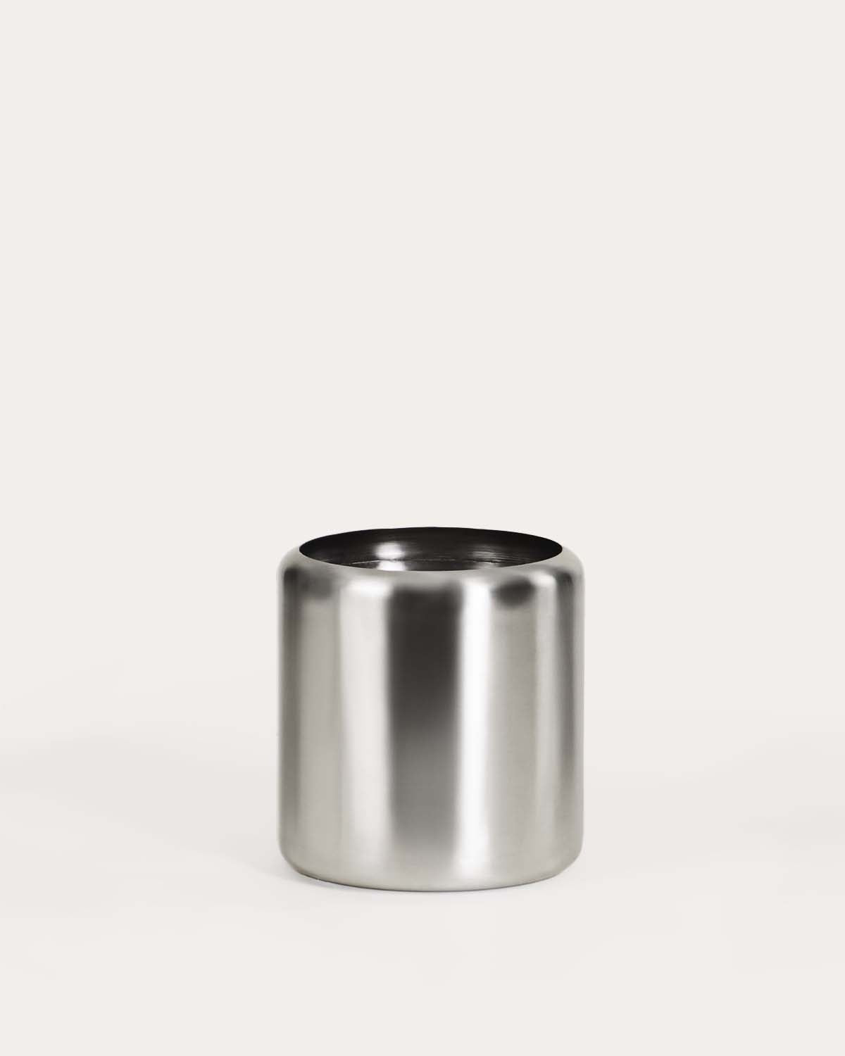 Larlysha round metal planter