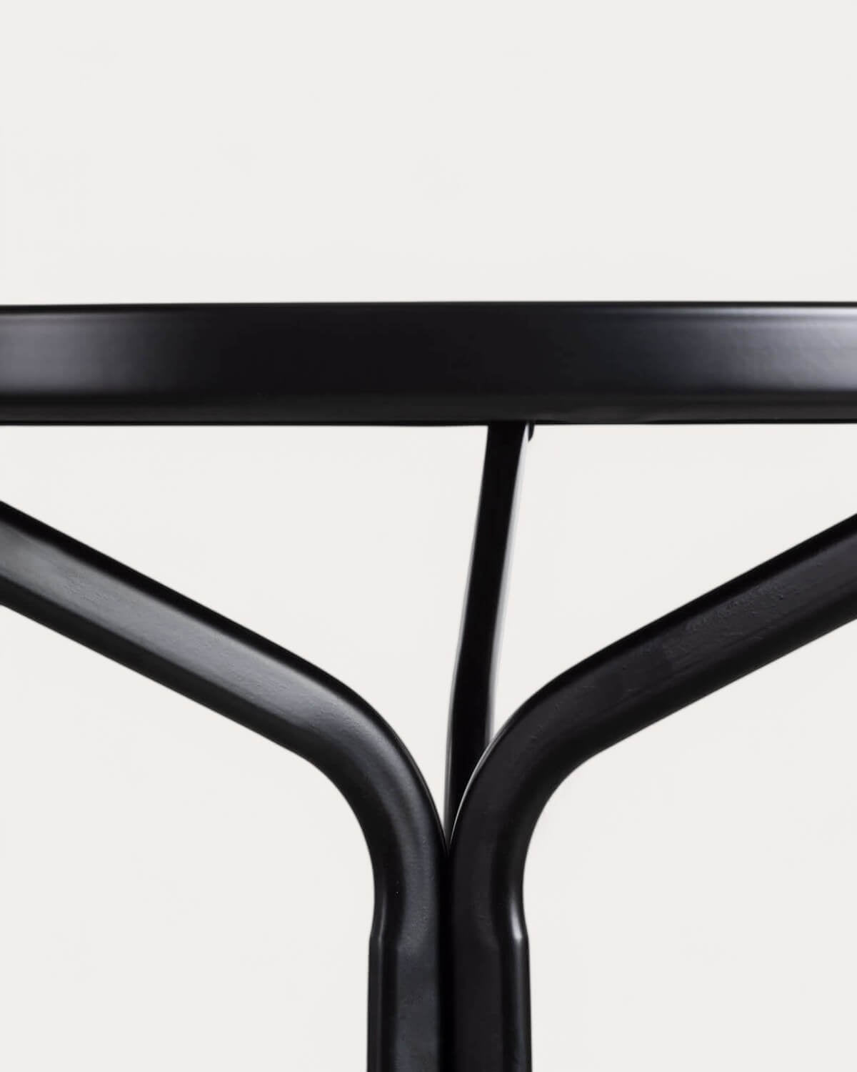 Enlo round metal outdoor table Ø60 cm