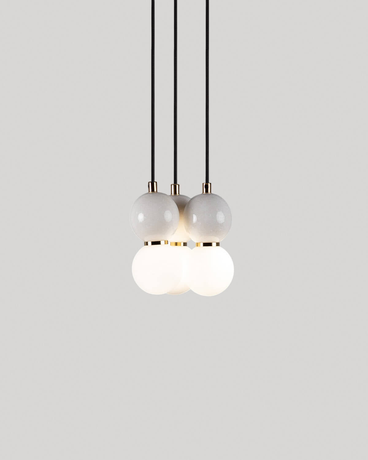 Metal pendant light with 3 light points with Valenes marble