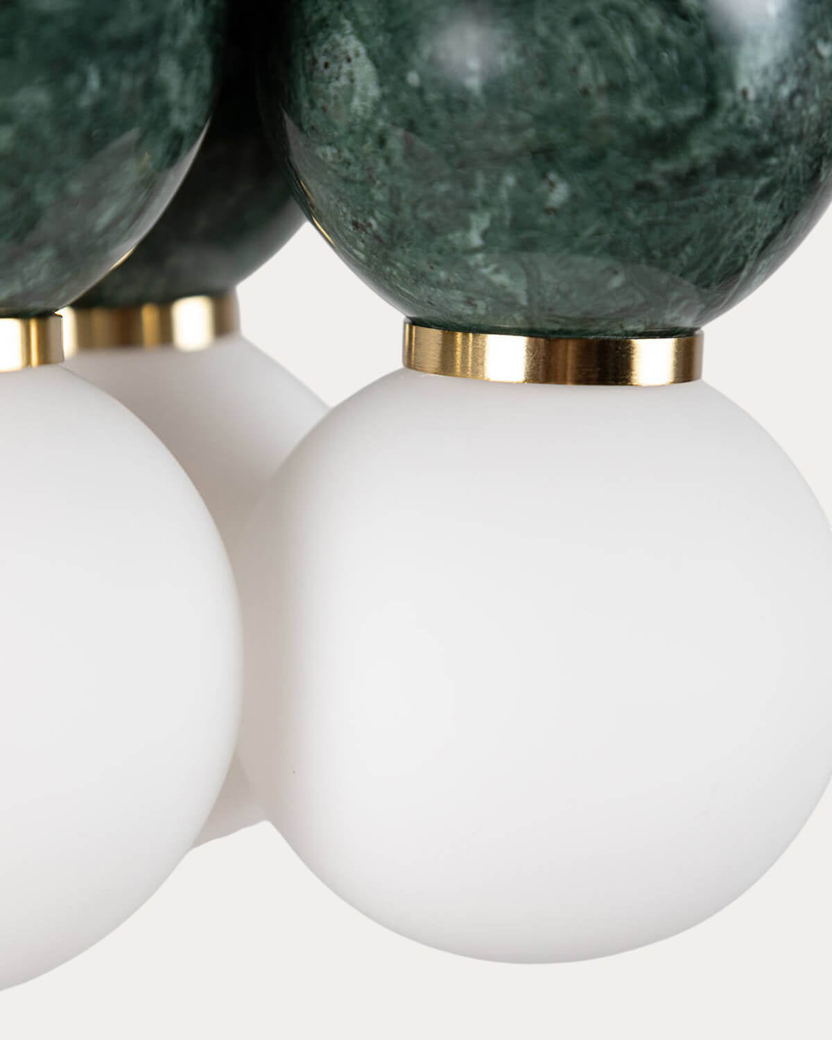 Metal pendant light with 3 light points with Valenes marble