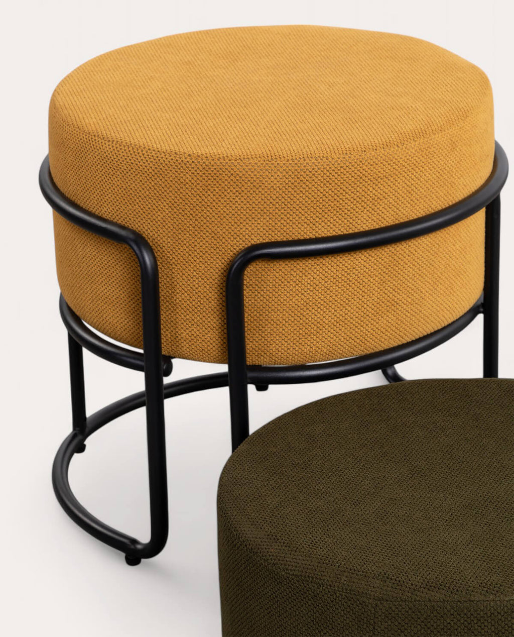 Round pouf with removable cushion in Aixa fabric
