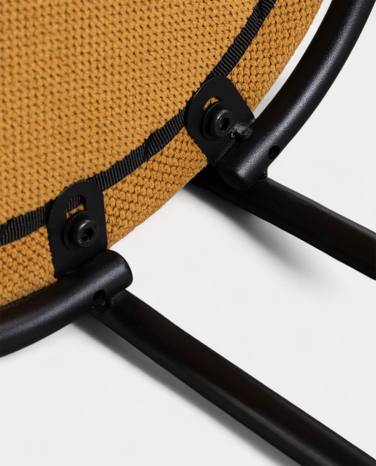 Round pouf with removable cushion in Aixa fabric