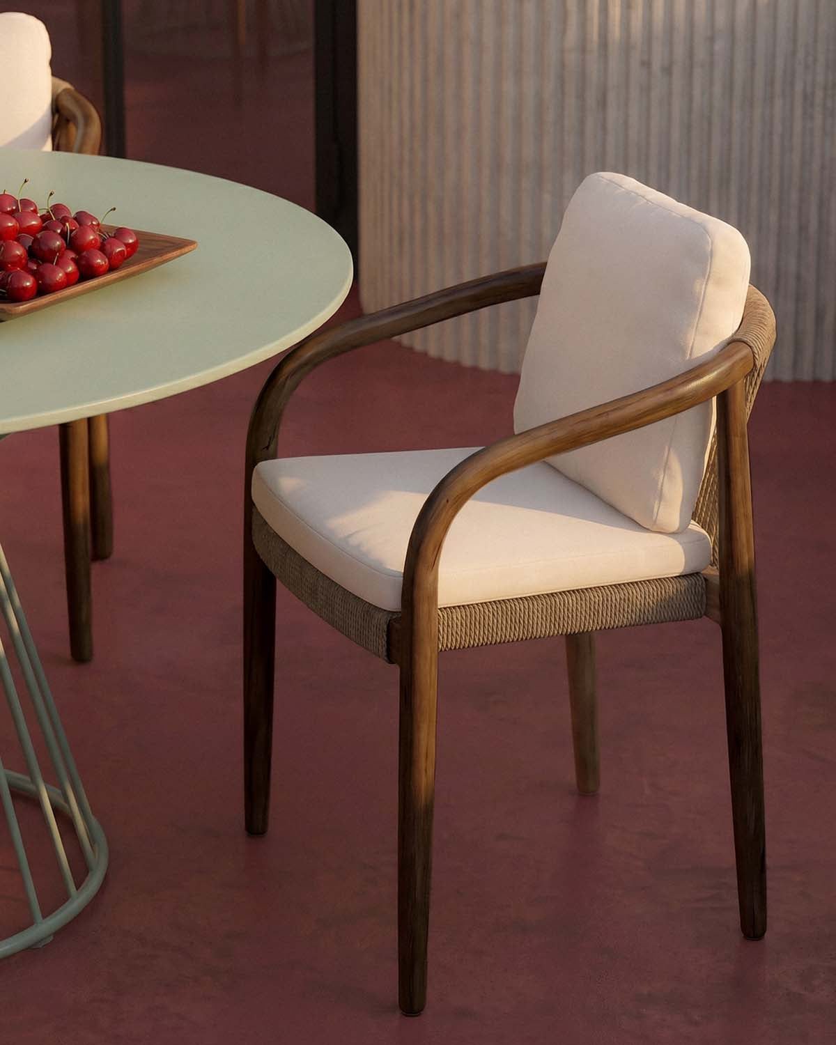 Acacia wood outdoor chair with Loli cushion