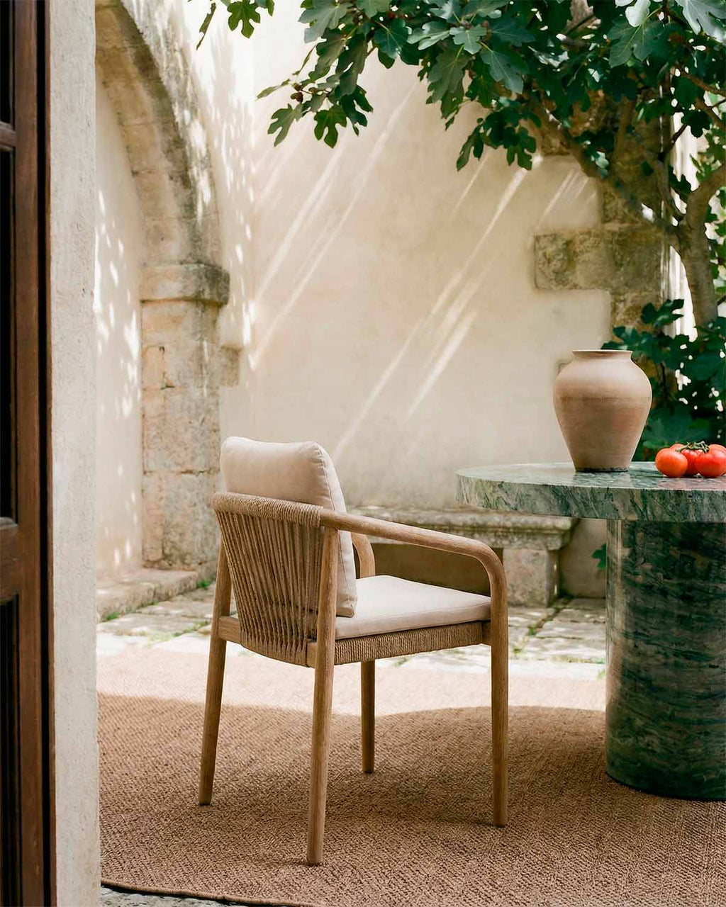 Acacia wood outdoor chair with Loli cushion