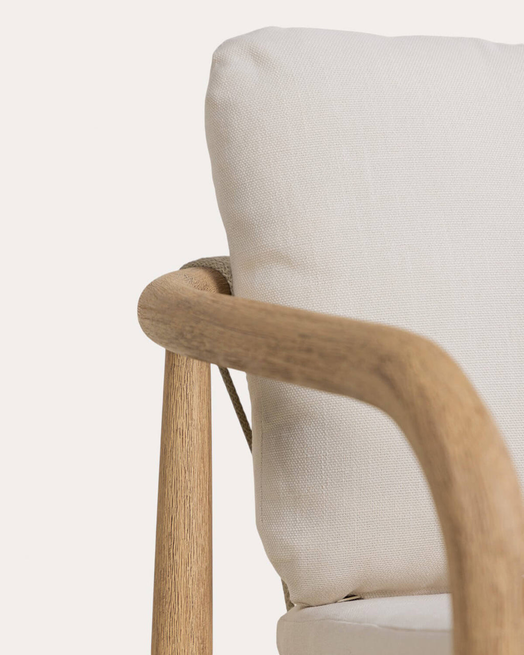 Acacia wood outdoor chair with Loli cushion