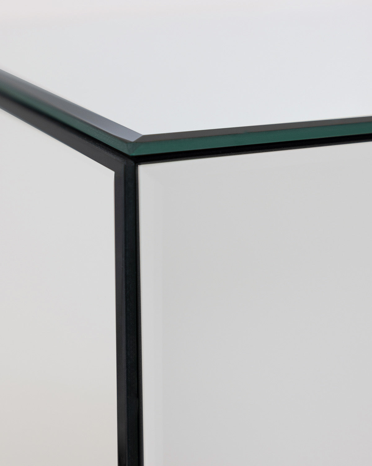 Ninel glass pedestal 25x25 cm