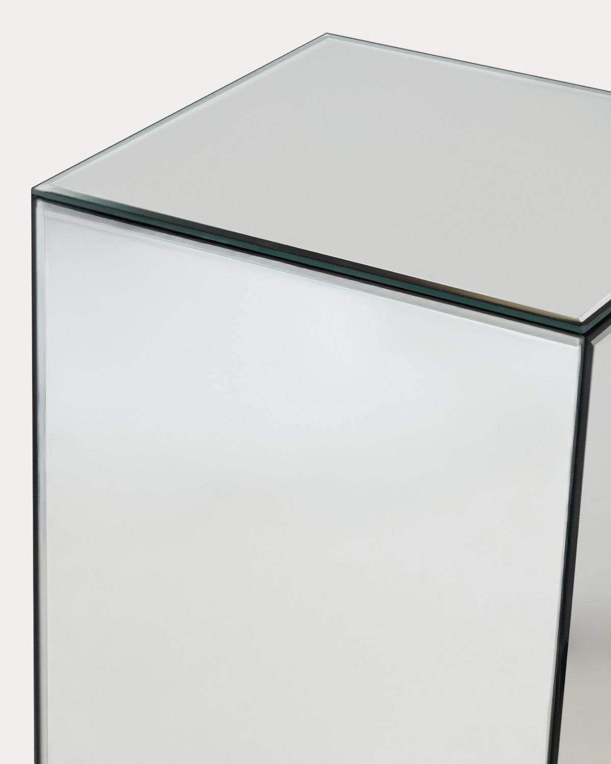 Ninel glass pedestal 25x25 cm