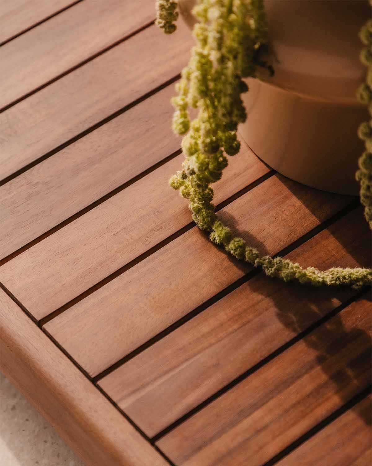 Rectangular outdoor coffee table 150x70 cm in acacia wood Redik