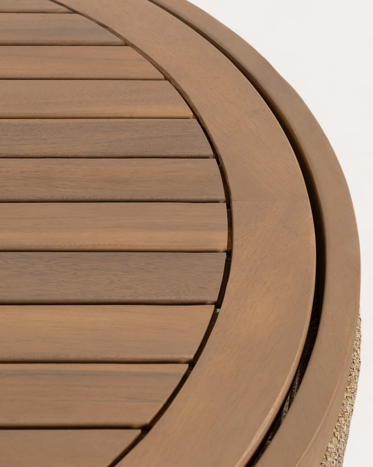 Round outdoor coffee table Ø80 cm in Mares acacia wood