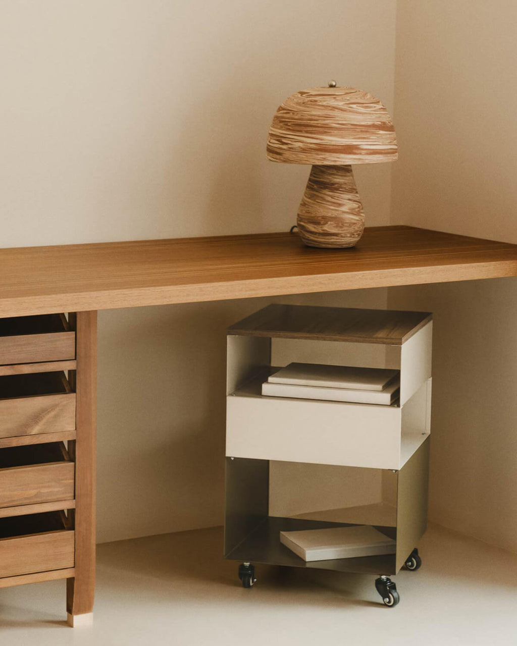 Side table with wheels and storage 40x40 cm in metal Aron