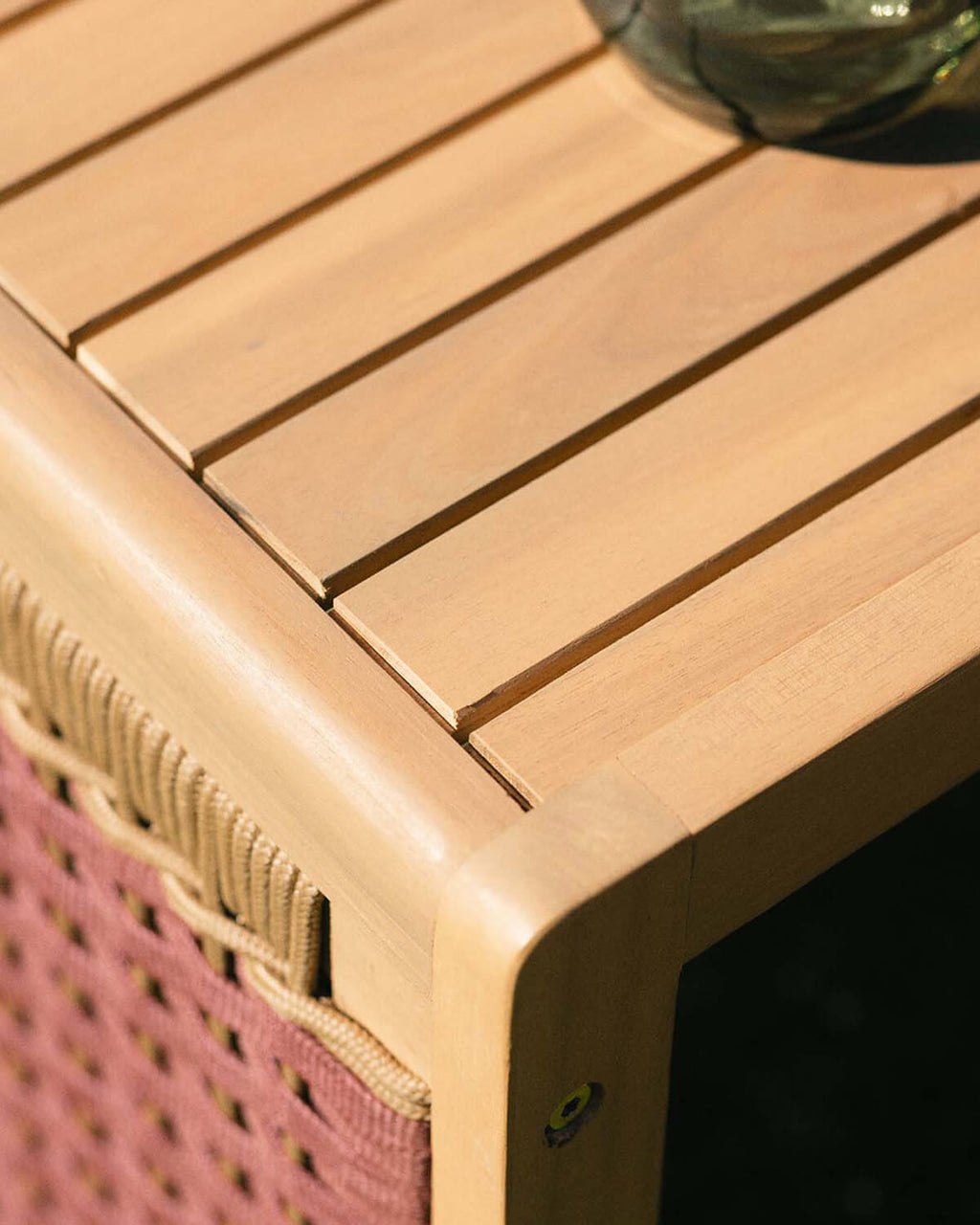 Outdoor side table 40x40 cm in acacia wood and Mirle rope