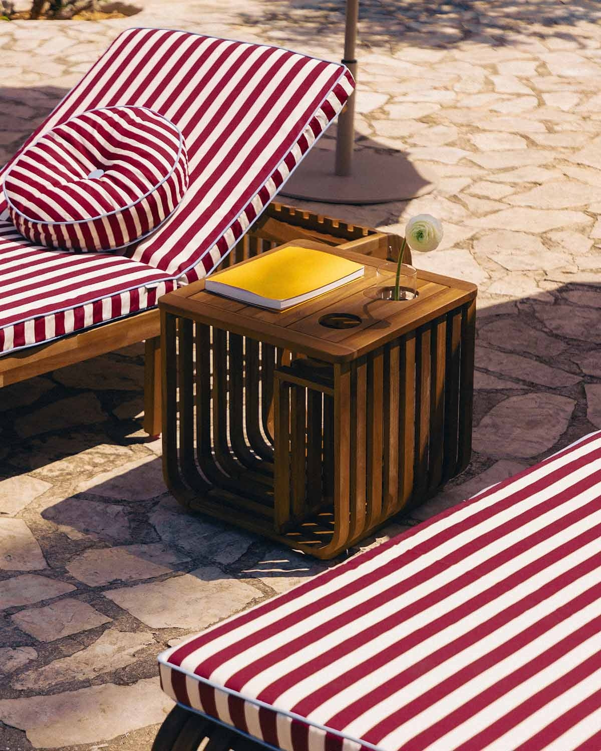 Hazan acacia wood outdoor side table 45x45 cm