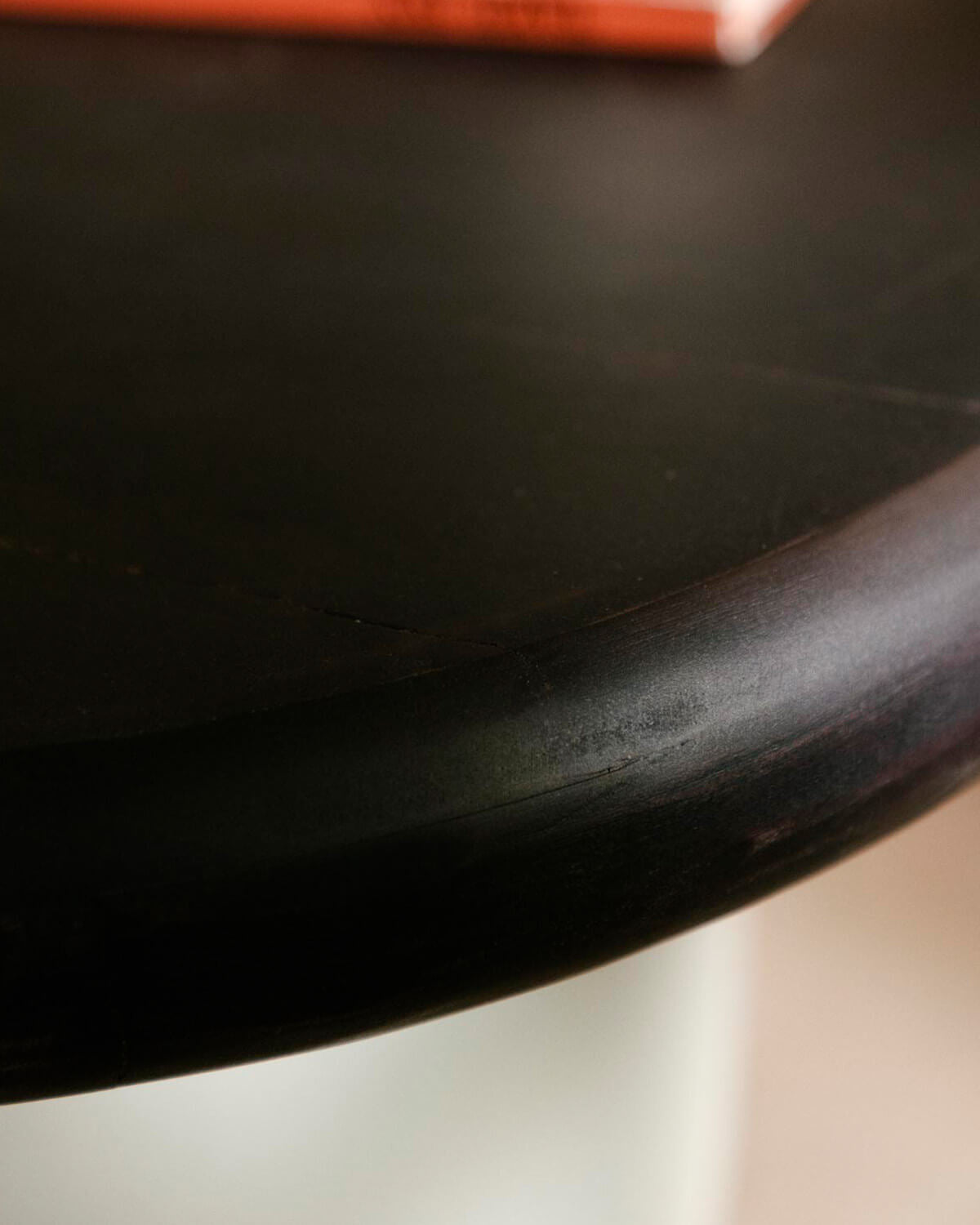 Oval side table 59x58 cm in acacia wood and metal Brezo