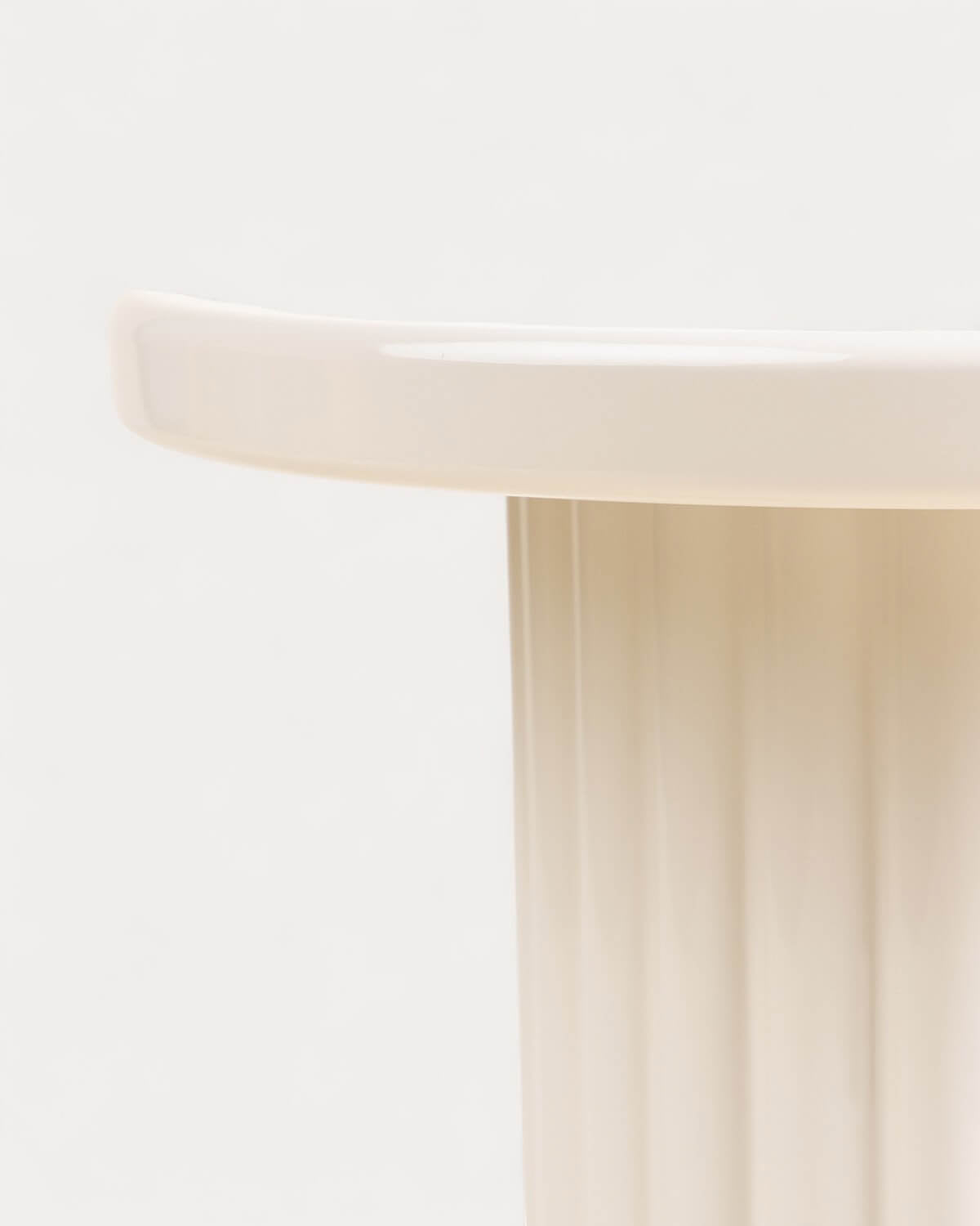 Round side table Ø50 cm in Dewey wood