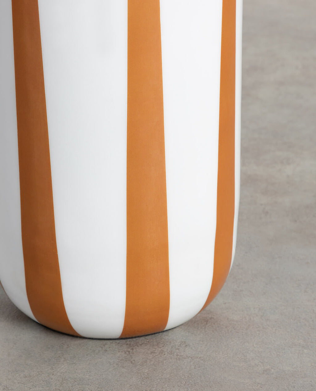 Gela round metal side table Ø40.7 cm