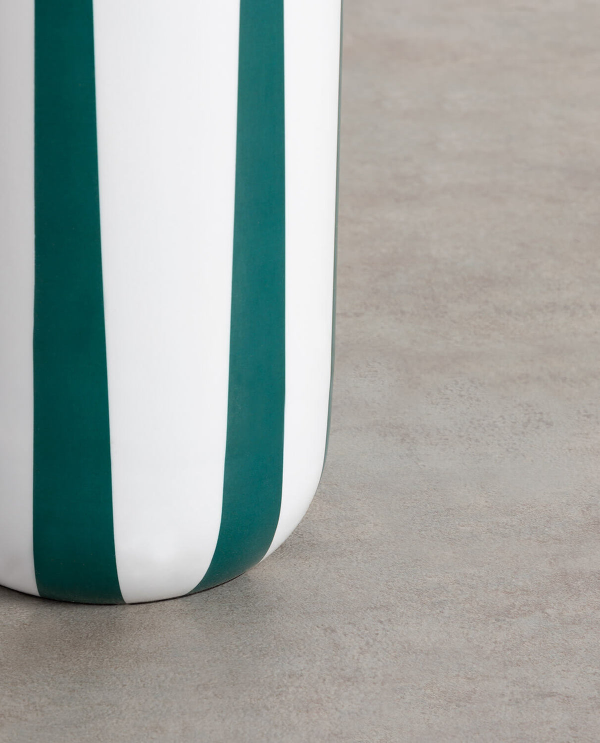 Gela round metal side table Ø40.7 cm