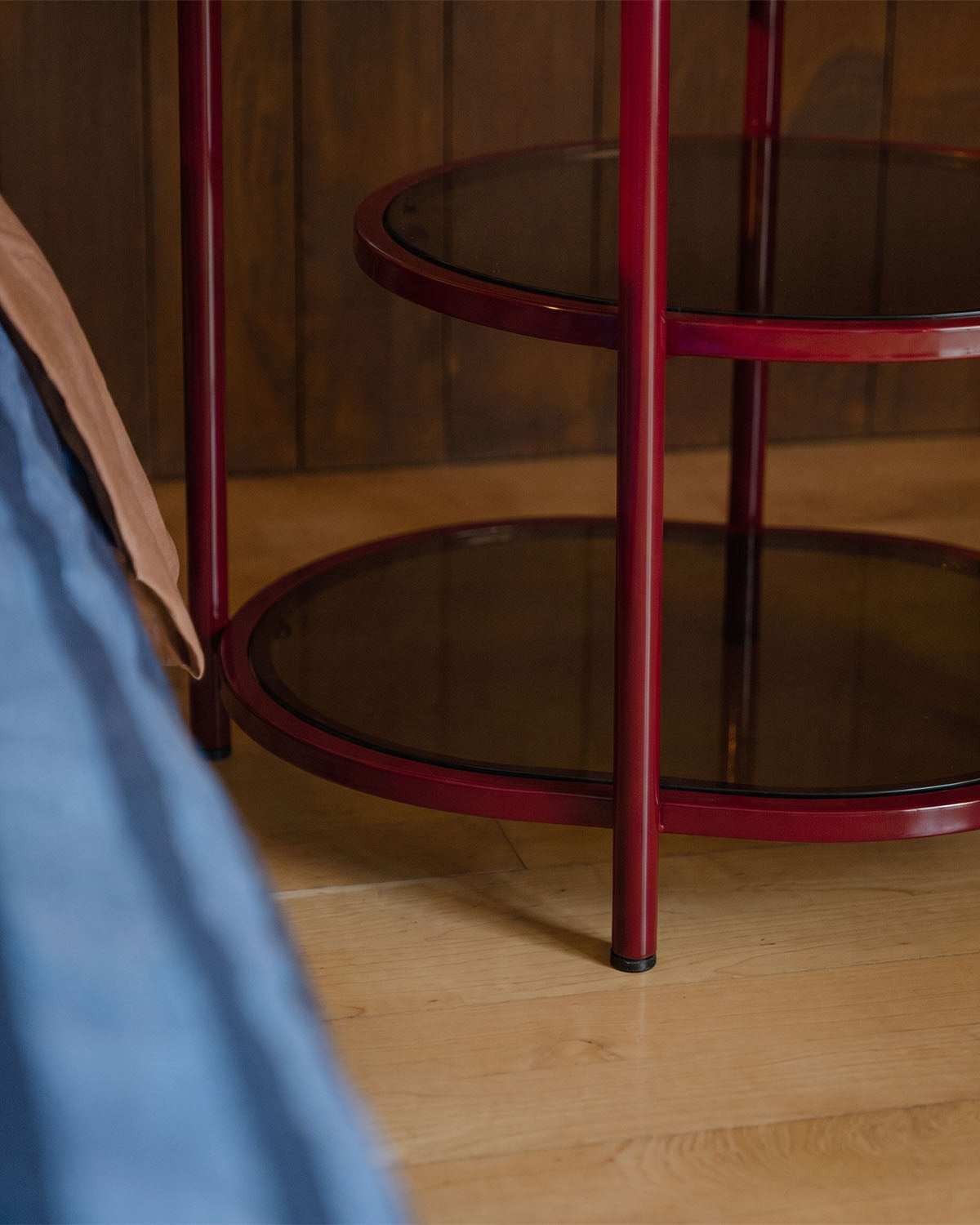 Oval bedside table 50x40 cm in metal and tempered glass by Yerry