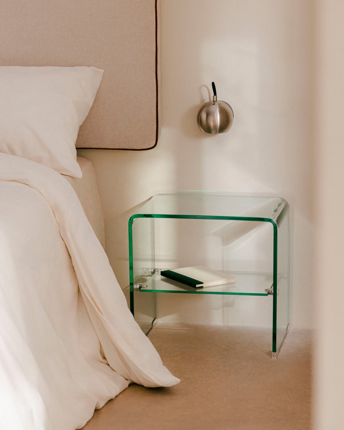 Rectangular bedside table 47x36 cm in tempered glass Endil
