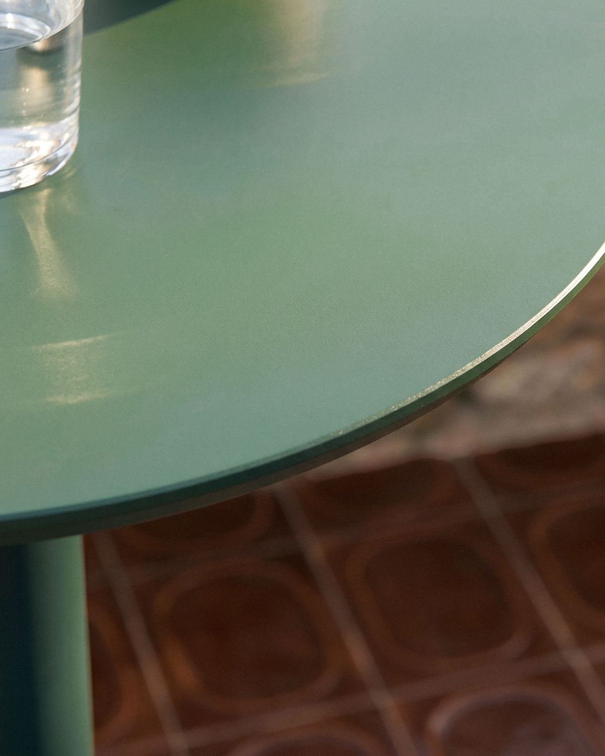 Round outdoor high table Ø70 cm in metal Banon