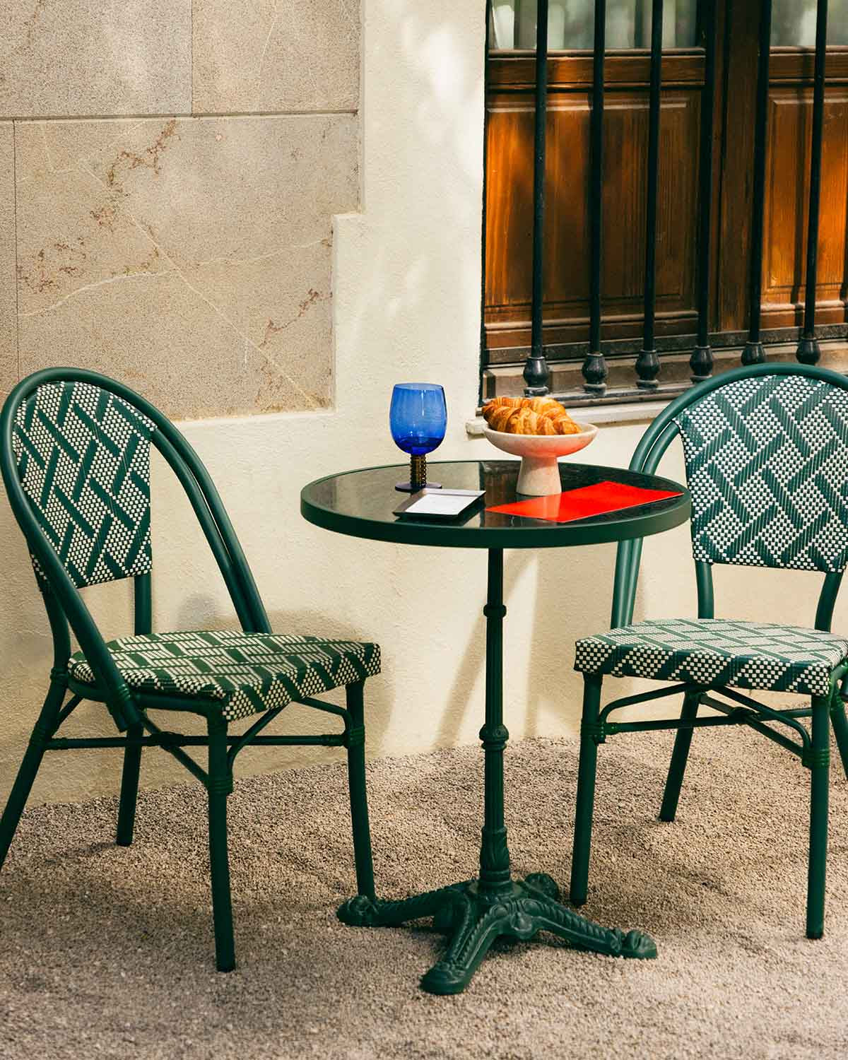 Round outdoor bistro table Ø60 cm in metal Yona