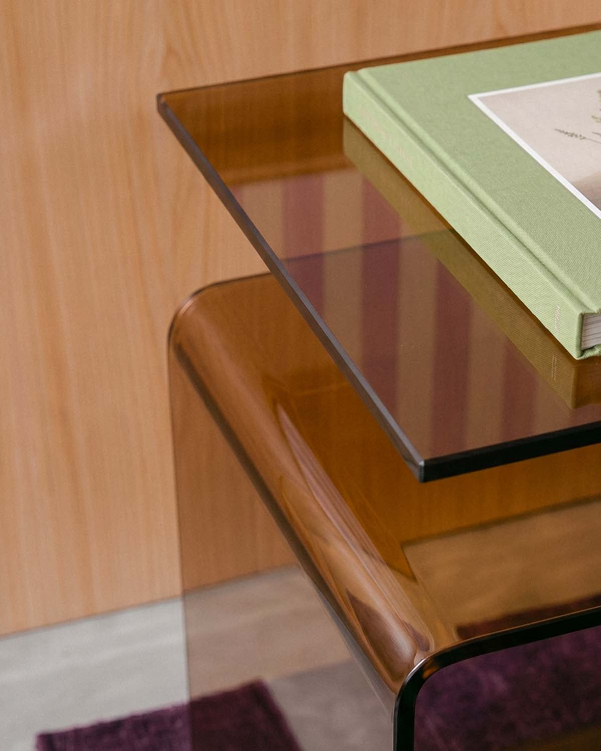Square side table 42x38 cm in Erox glass