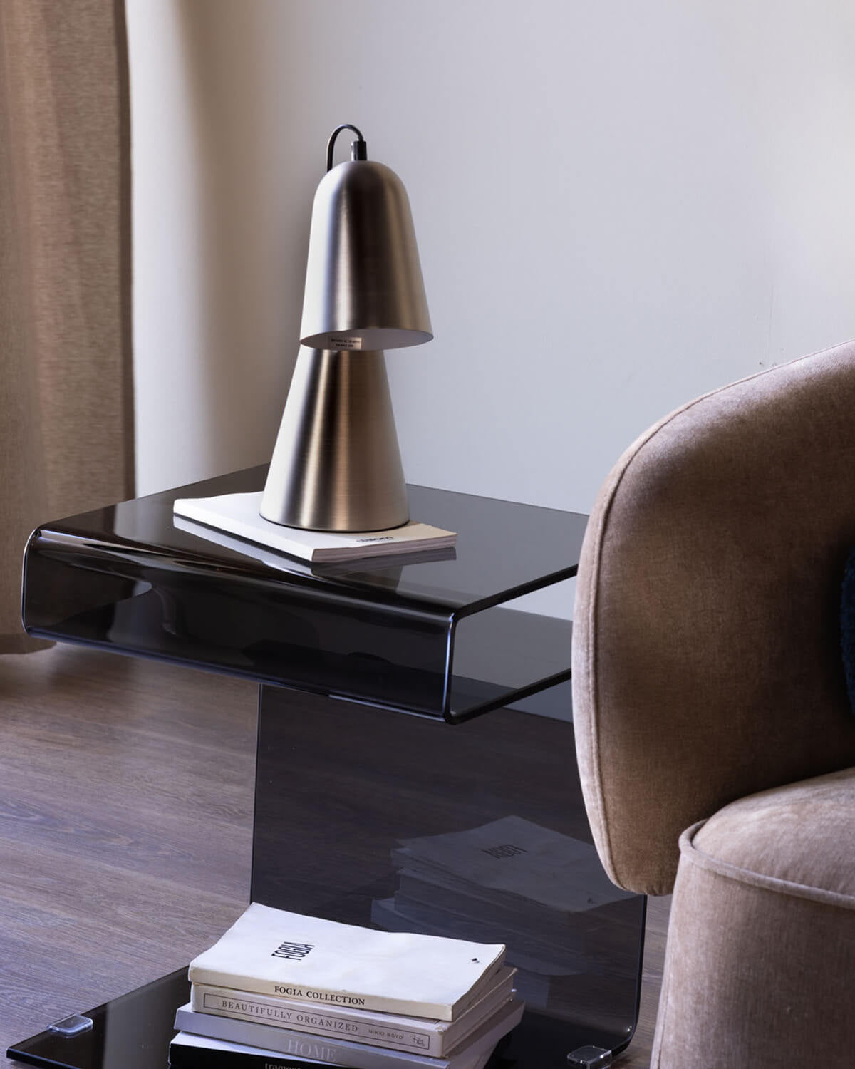 Square side table 42x38 cm in Erox glass