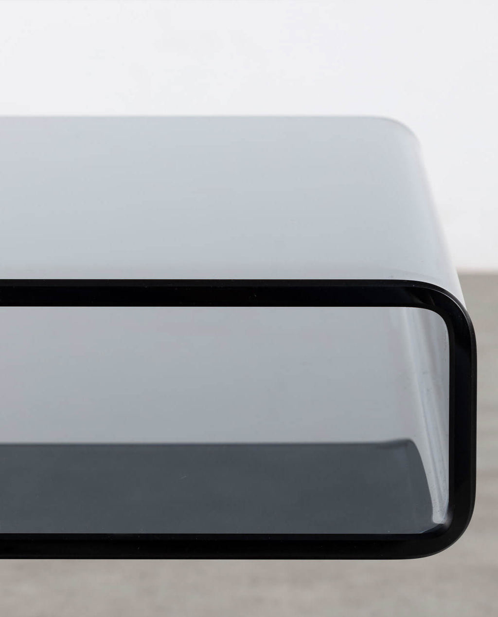 Square side table 42x38 cm in Erox glass