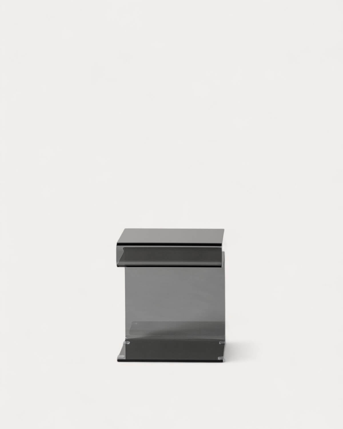 Square side table 42x38 cm in Erox glass