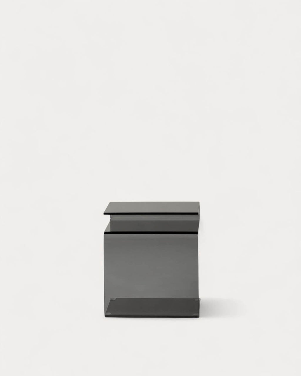 Square side table 42x38 cm in Erox glass