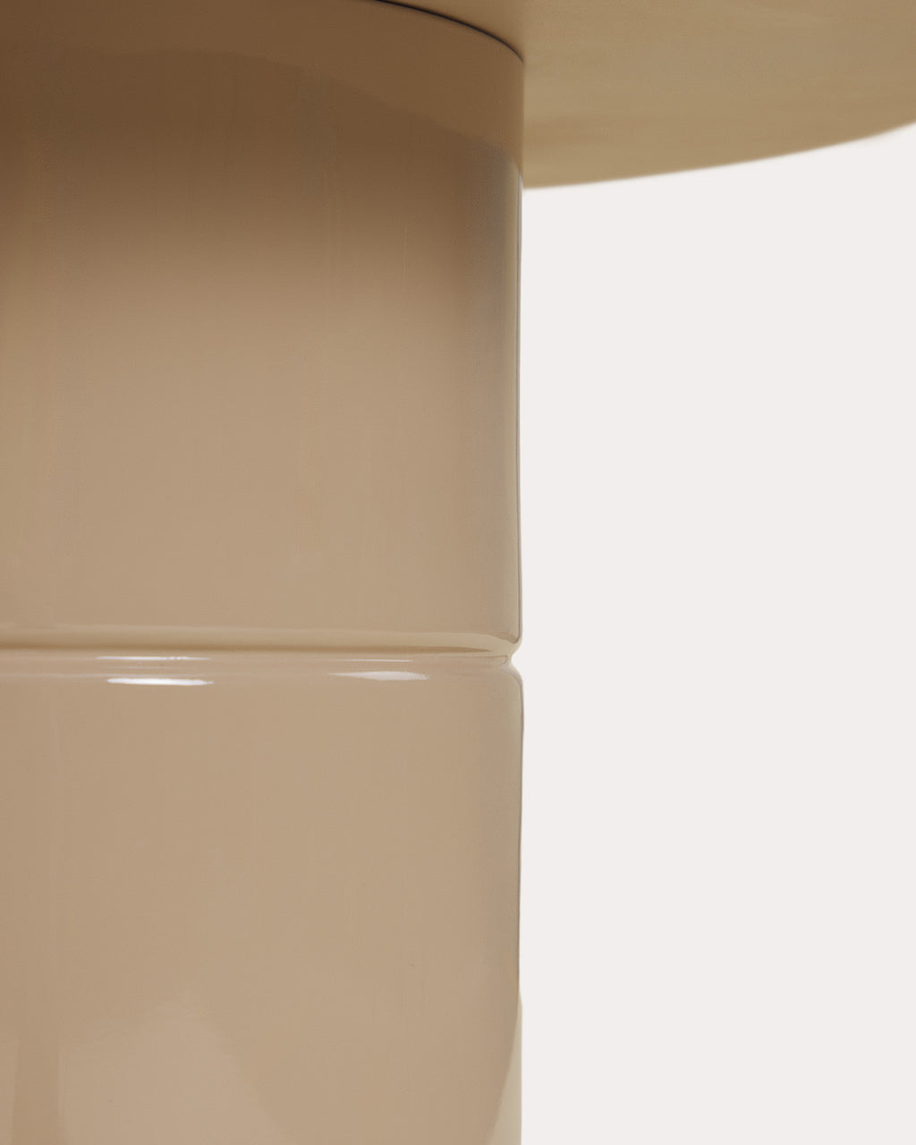 Round side table Ø60 cm in Nonila wood