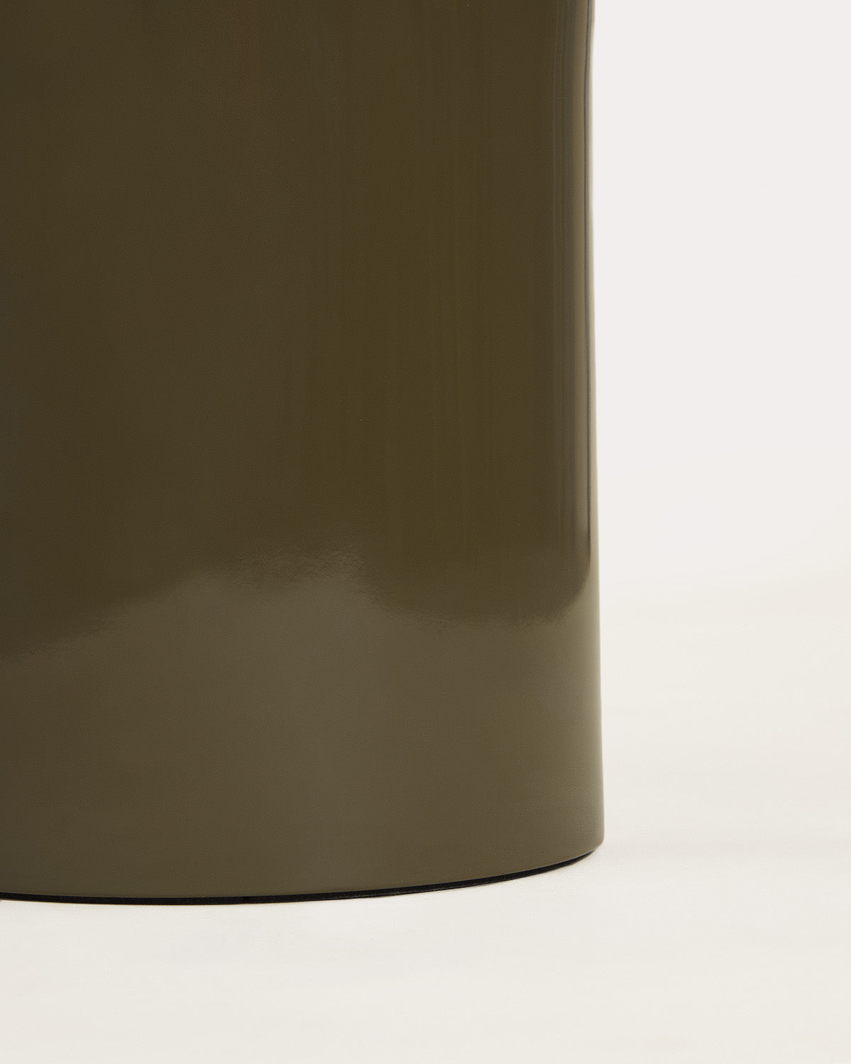 Round side table Ø60 cm in Nonila wood