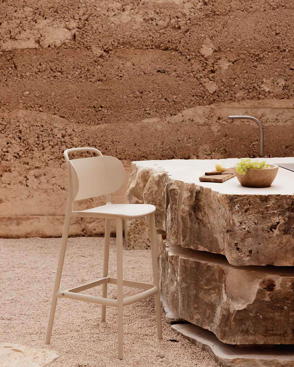 Kole 75 cm outdoor polypropylene bar stool