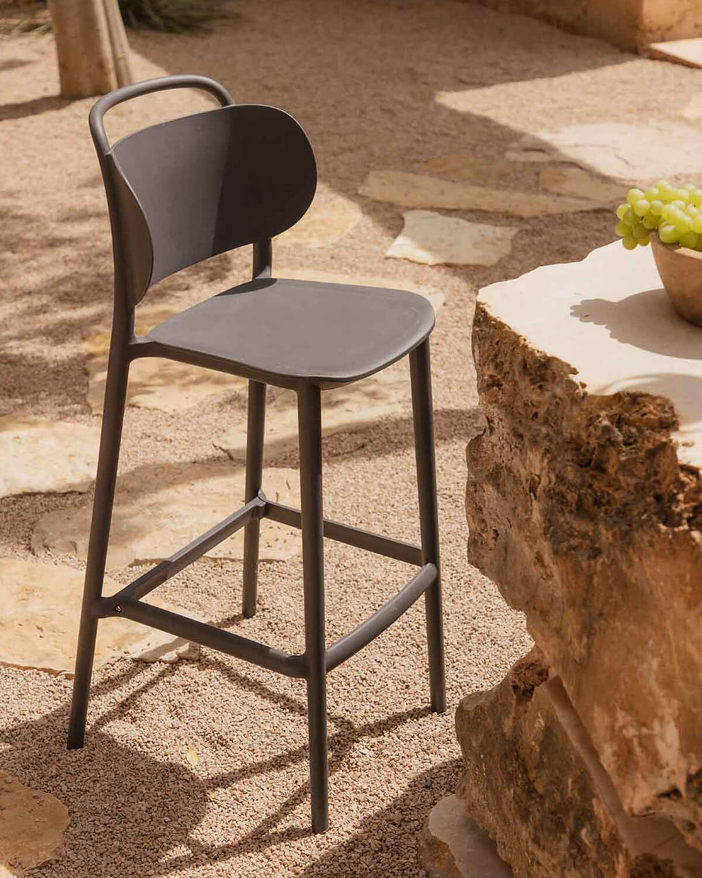 Kole 75 cm outdoor polypropylene bar stool