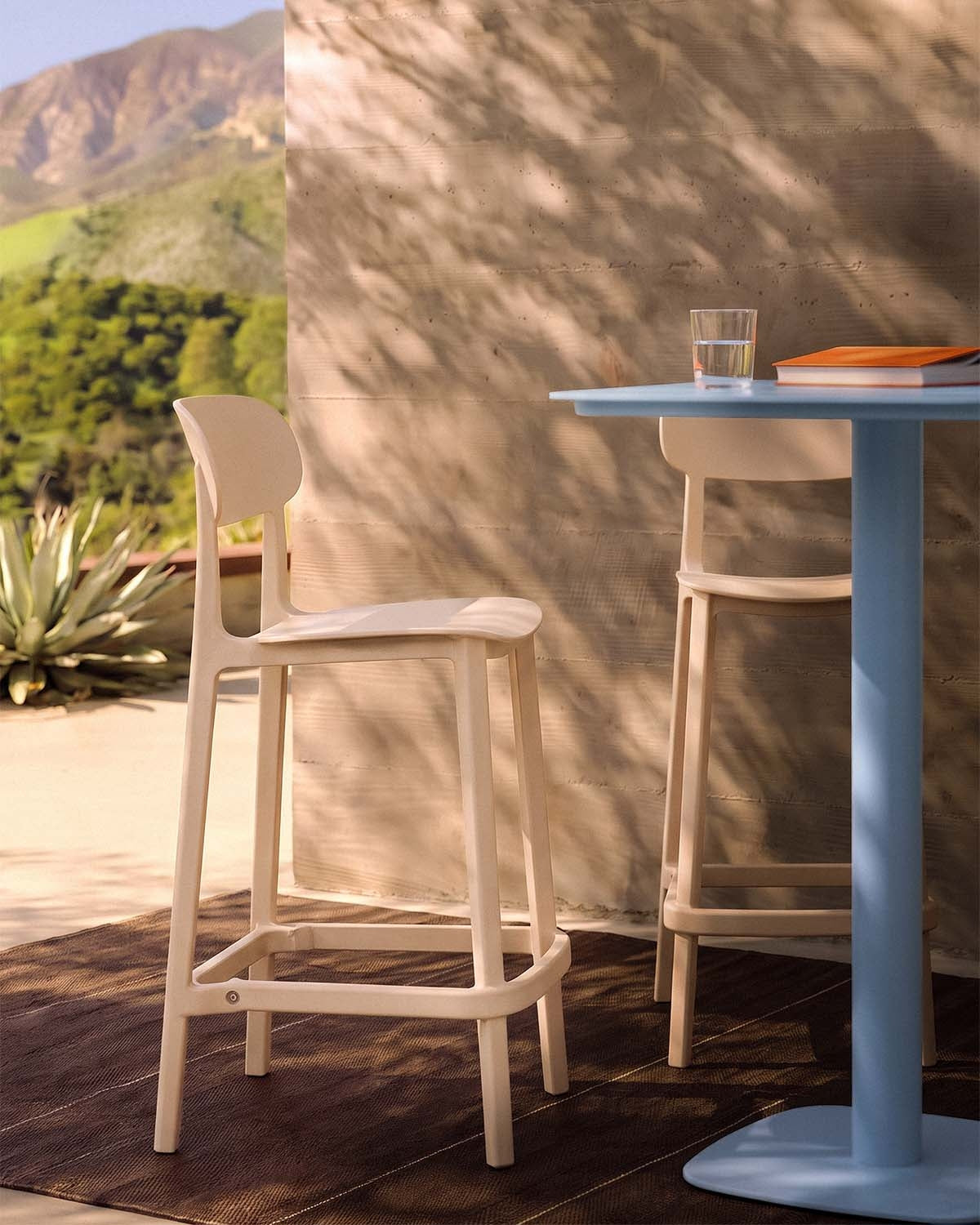 Briel 65 cm outdoor polypropylene bar stool