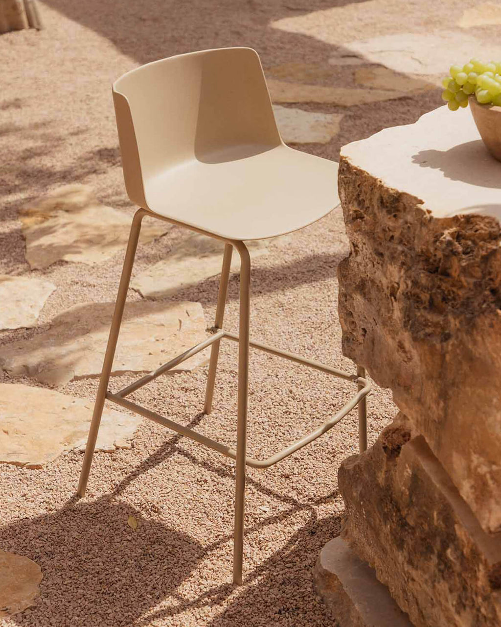 75 cm outdoor bar stool in polypropylene and metal Meivy