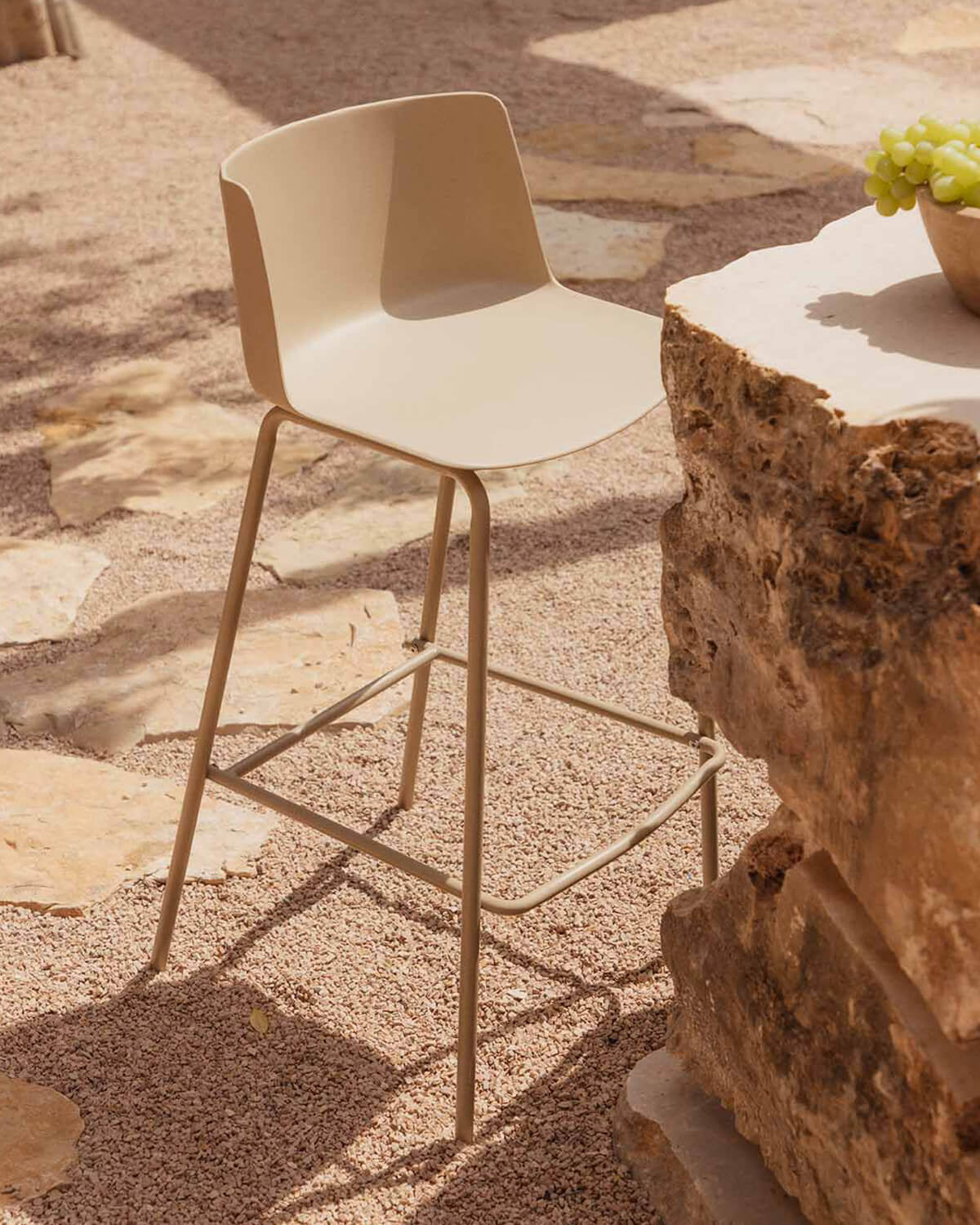 75 cm outdoor bar stool in polypropylene and metal Meivy