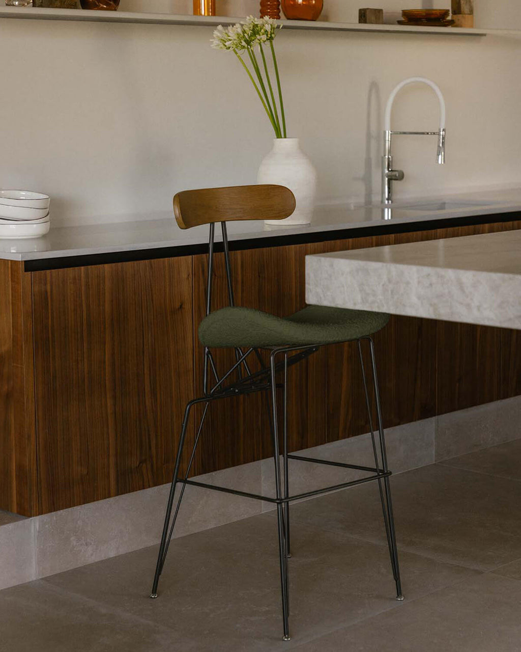 75 cm bar stool in fabric and wood Brunela