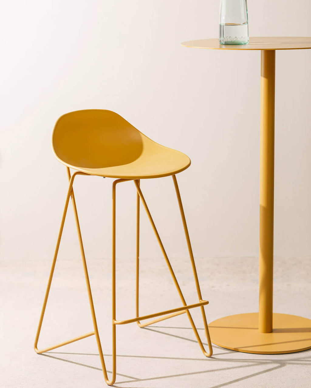 65 cm bar stool in polypropylene and steel Paris