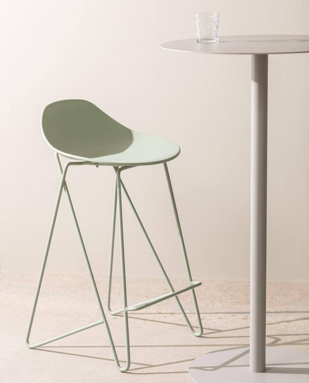 65 cm bar stool in polypropylene and steel Paris
