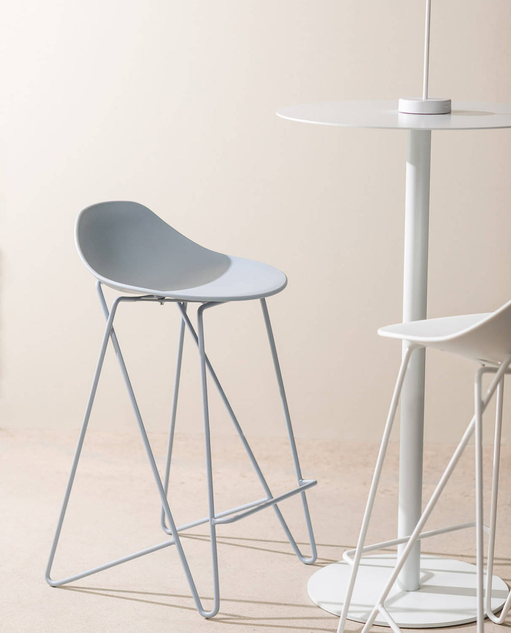 65 cm bar stool in polypropylene and steel Paris