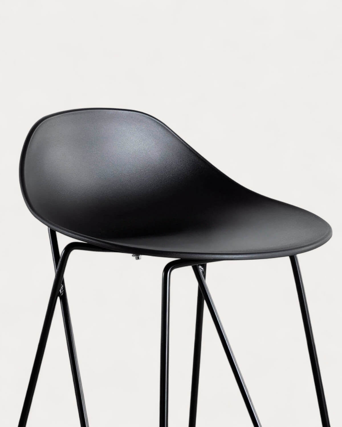 65 cm bar stool in polypropylene and steel Paris