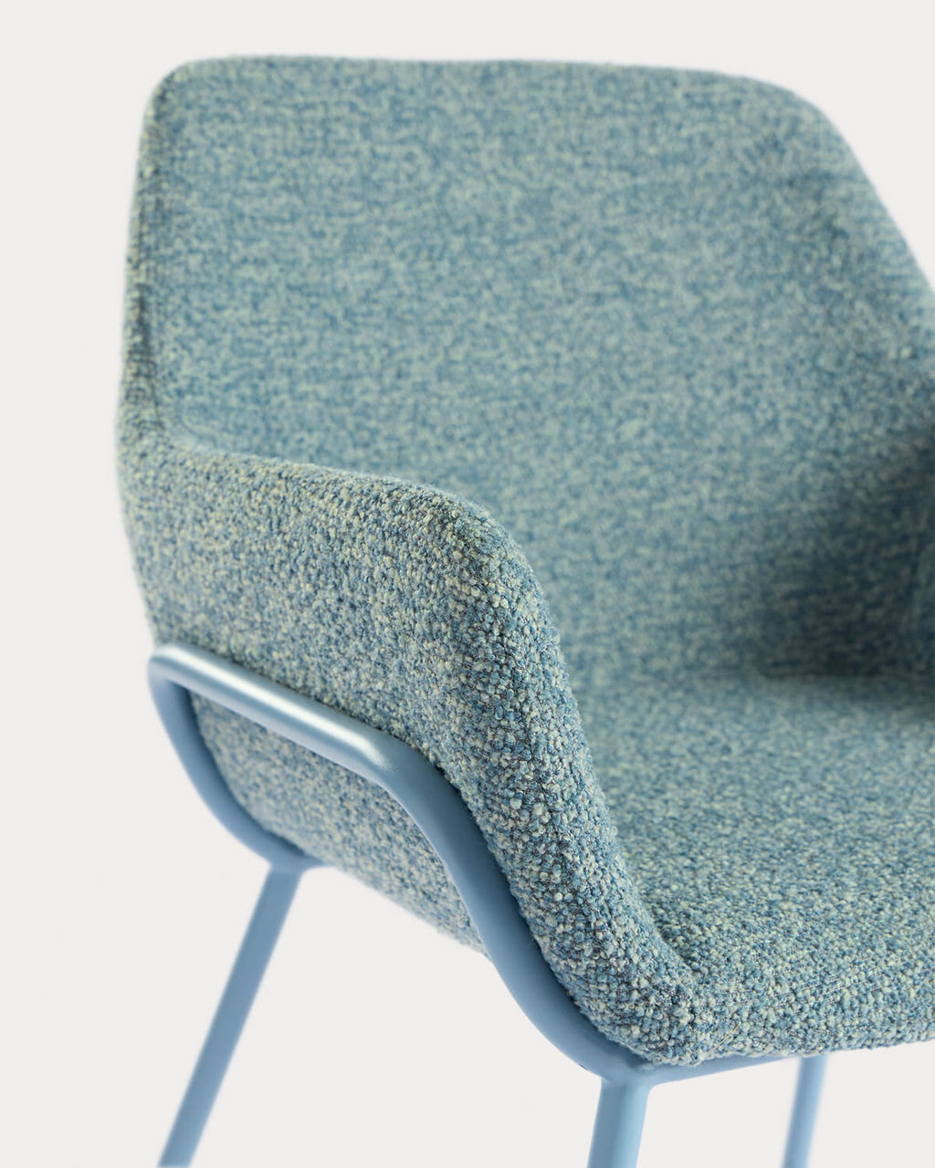 Dining chair with armrests in fabric and metal Oisin