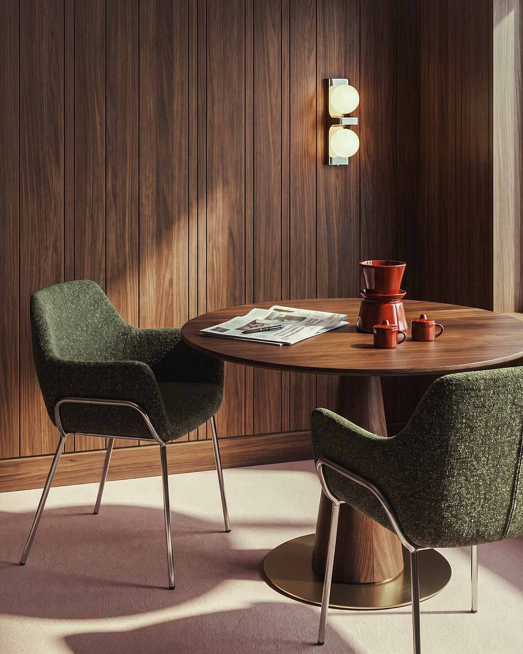 Dining chair with armrests in fabric and metal Oisin