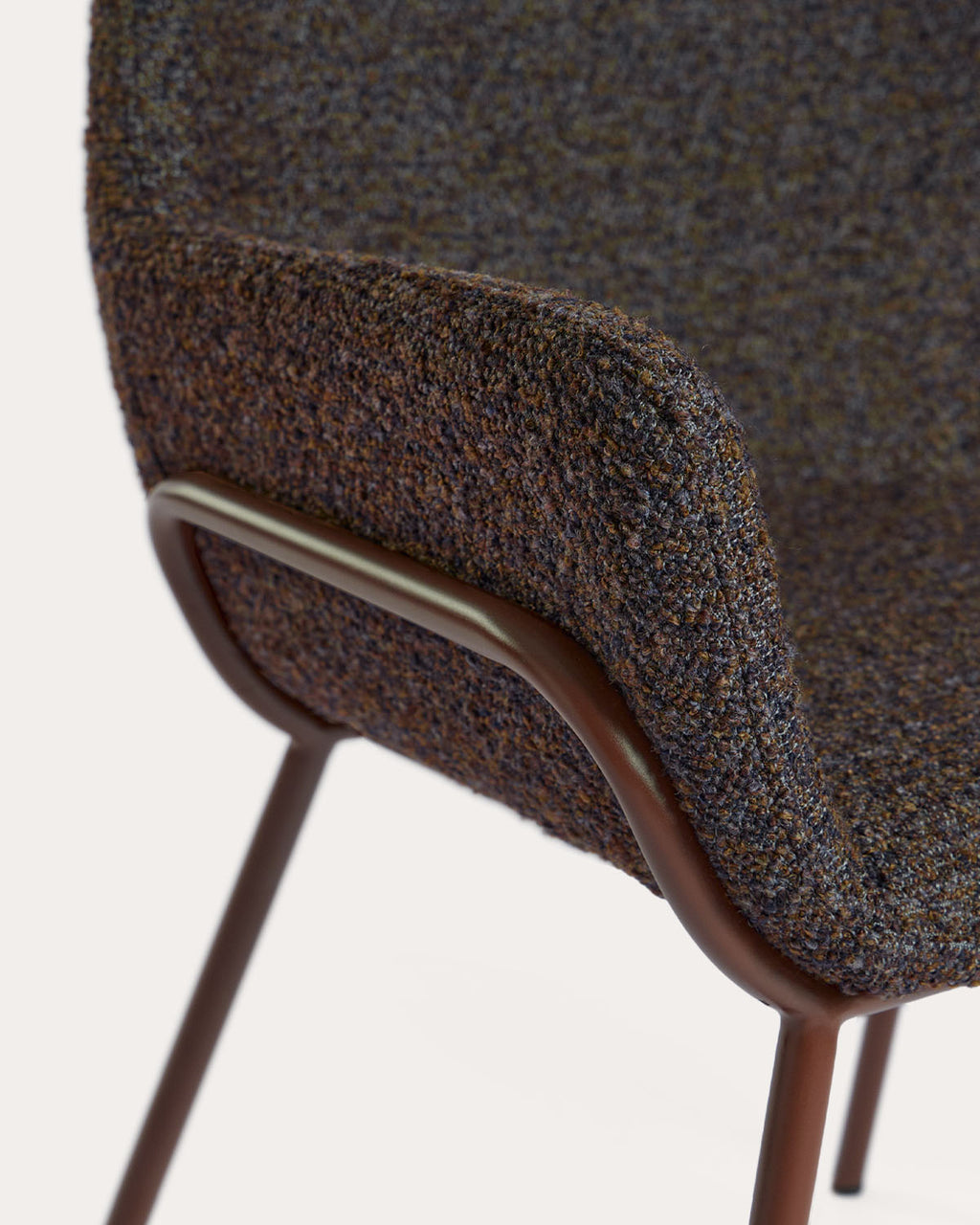 Dining chair with armrests in fabric and metal Oisin