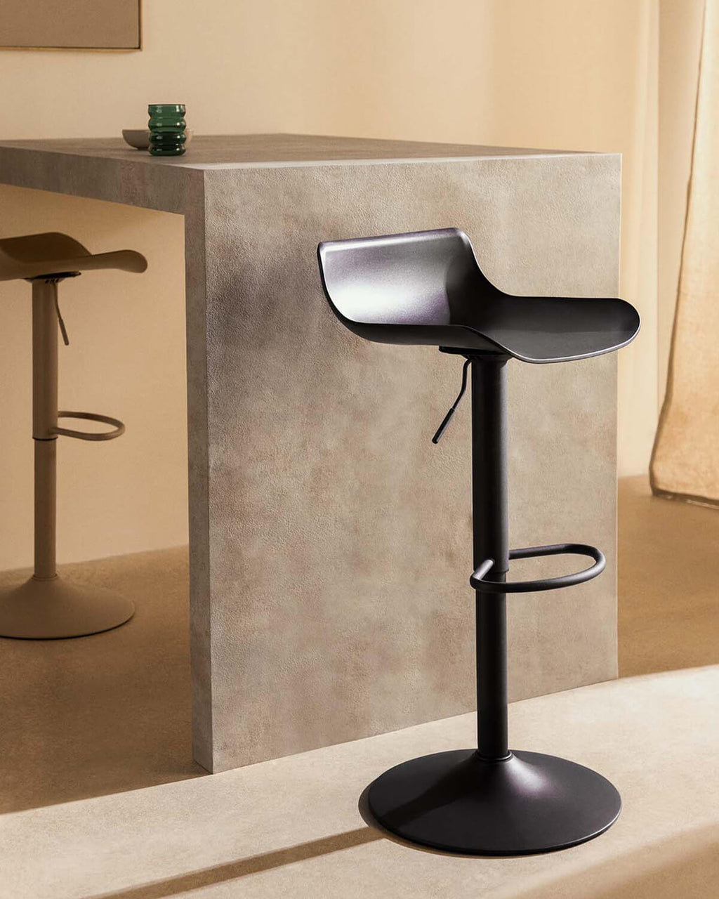 Corea adjustable polyethylene and metal bar stool