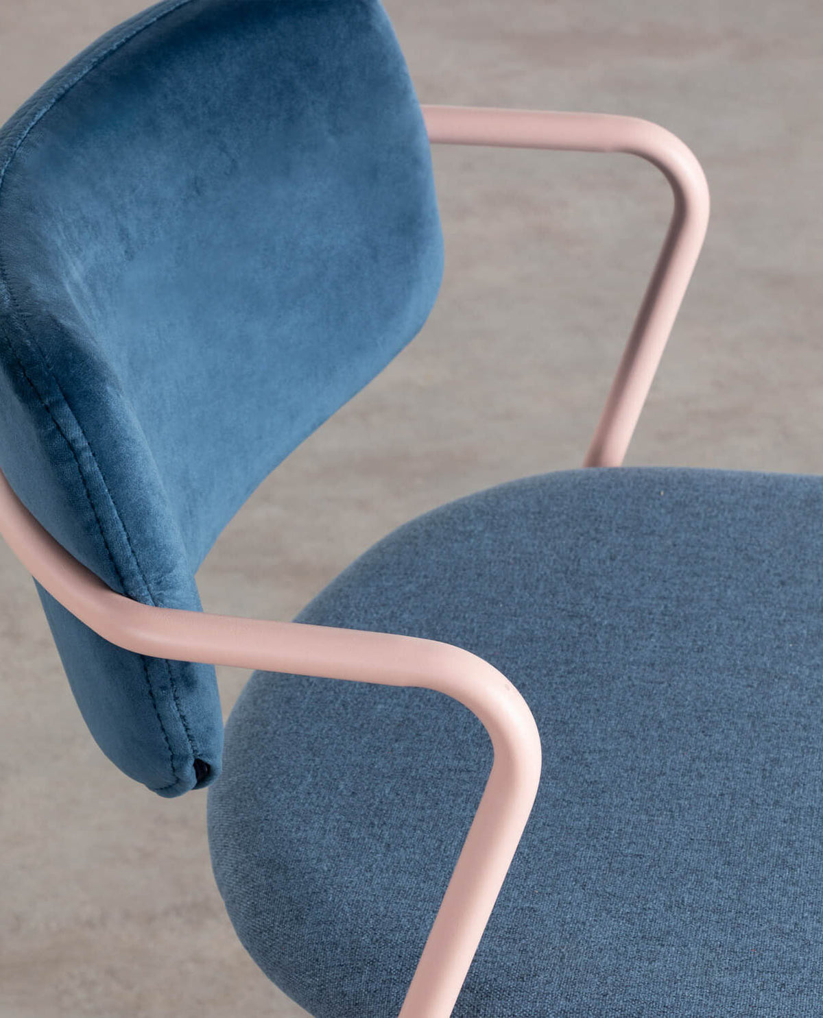 65 cm bar stool in velvet and Irun fabric