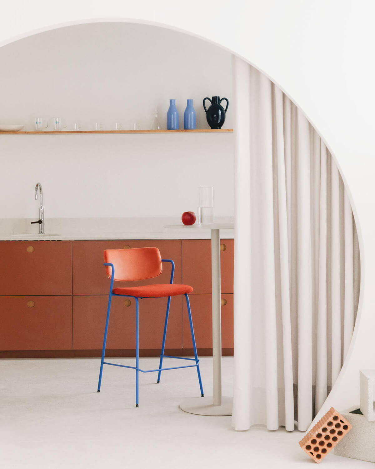 65 cm bar stool in velvet and Irun fabric