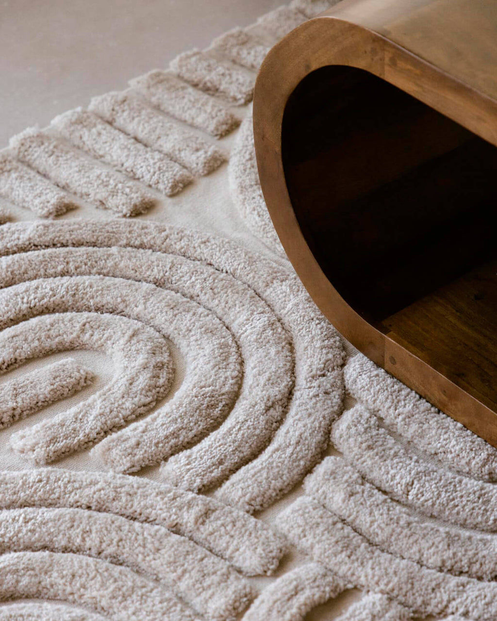 Zanas artisanal rug 236x165 cm in polyester